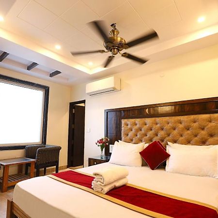 Staybook Hotel Atlanta New Delhi Train Station المظهر الخارجي الصورة
