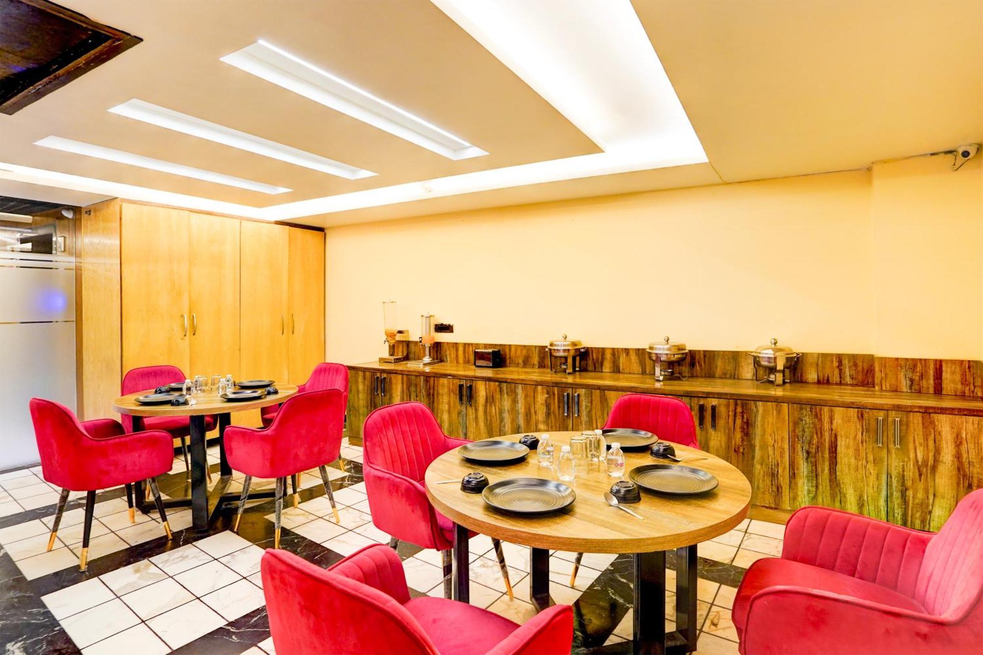 Staybook Hotel Atlanta New Delhi Train Station المظهر الخارجي الصورة